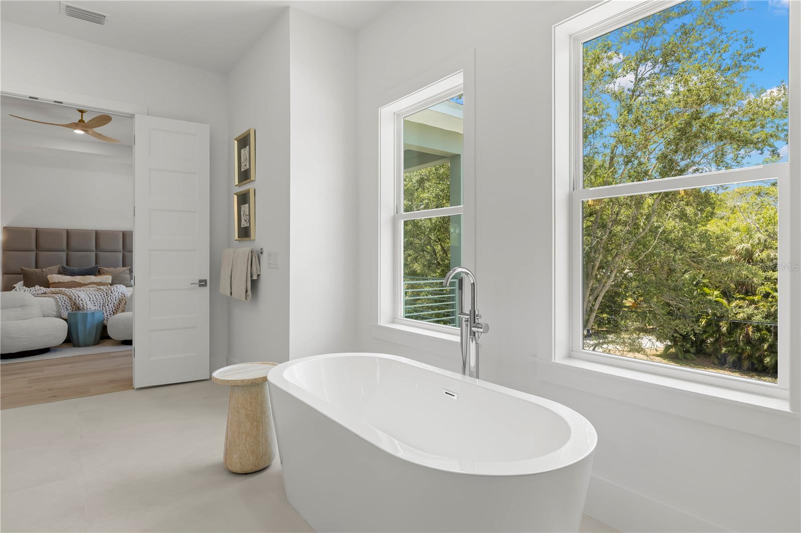 Image 47 of 77 For 511 Buckingham Avenue E