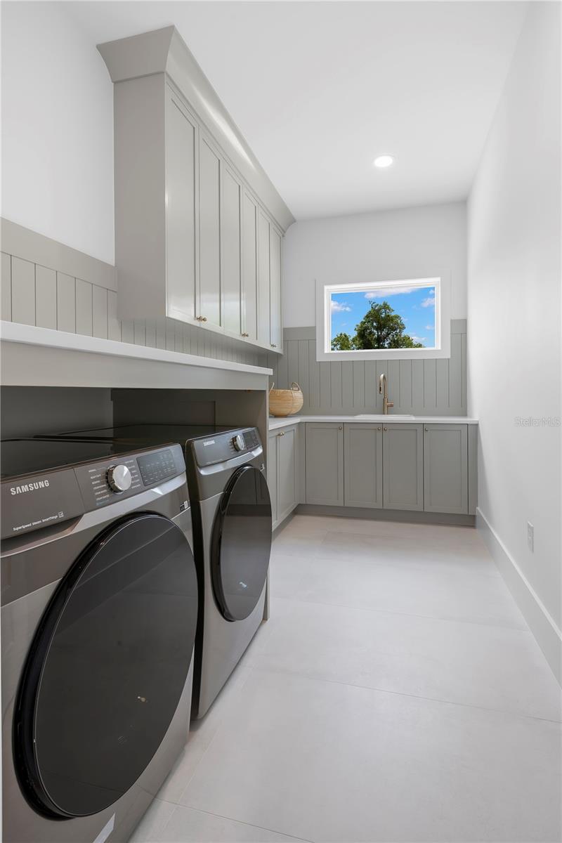 Image 52 of 77 For 511 Buckingham Avenue E