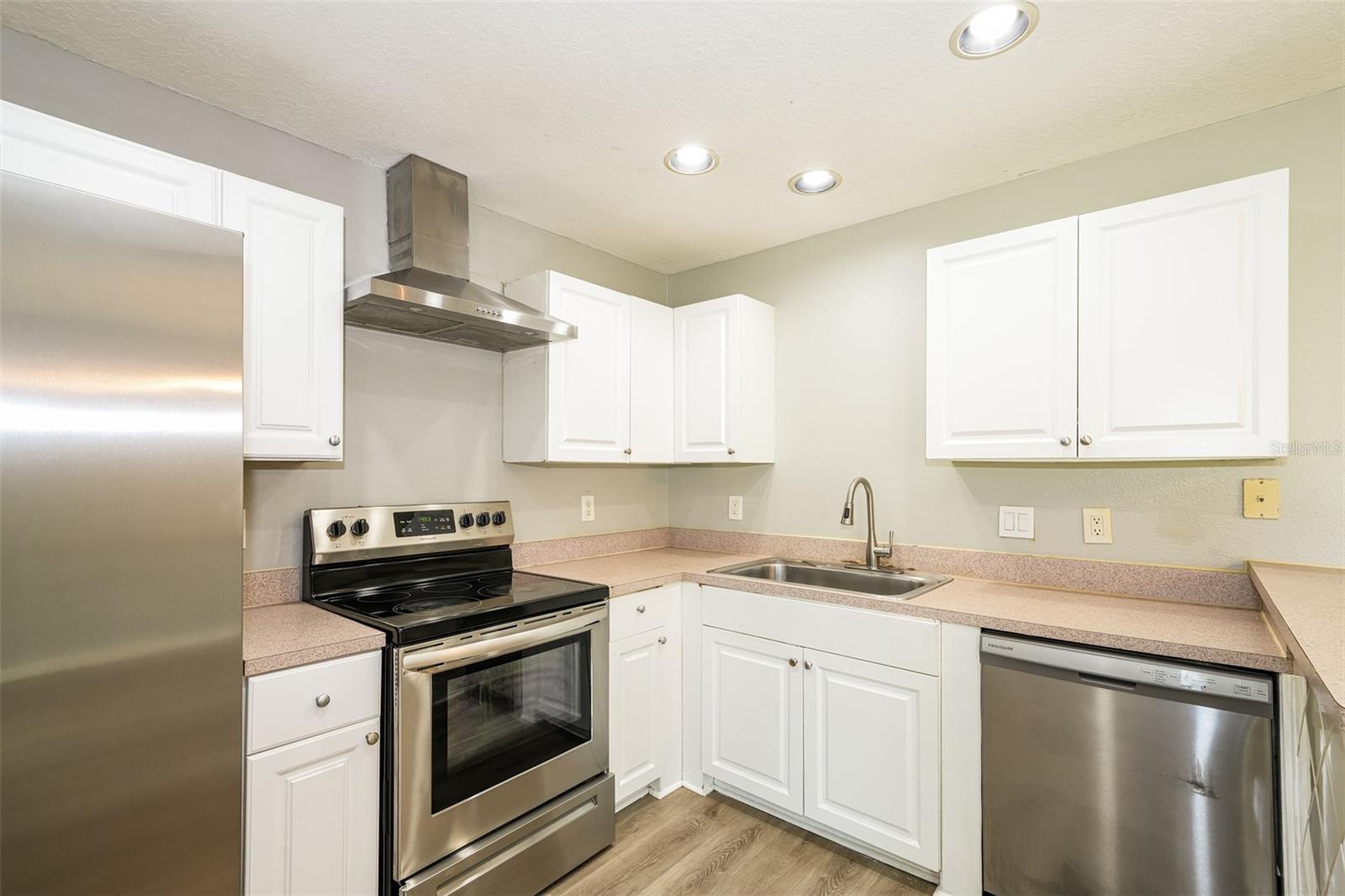 Image 11 of 32 For 1648 Harbor Oaks Drive