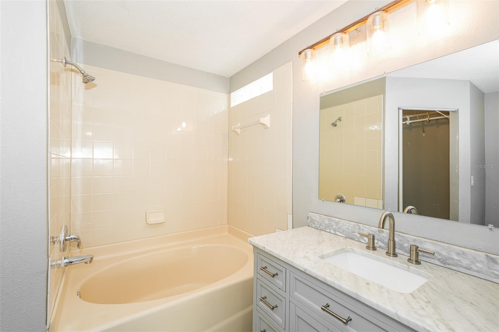 Image 15 of 32 For 1648 Harbor Oaks Drive