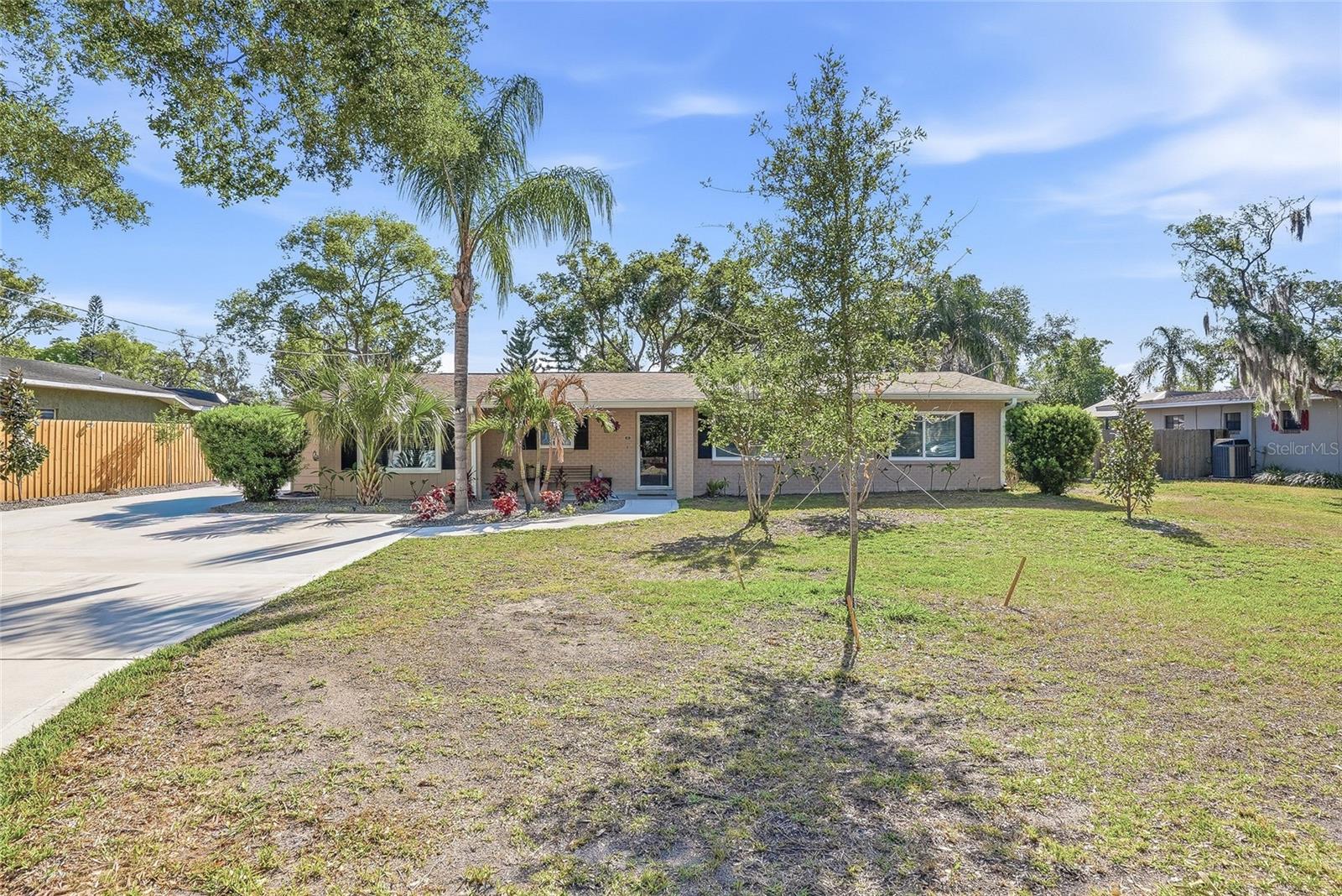 Image 17 of 67 For 12109 Forest Hills Drive
