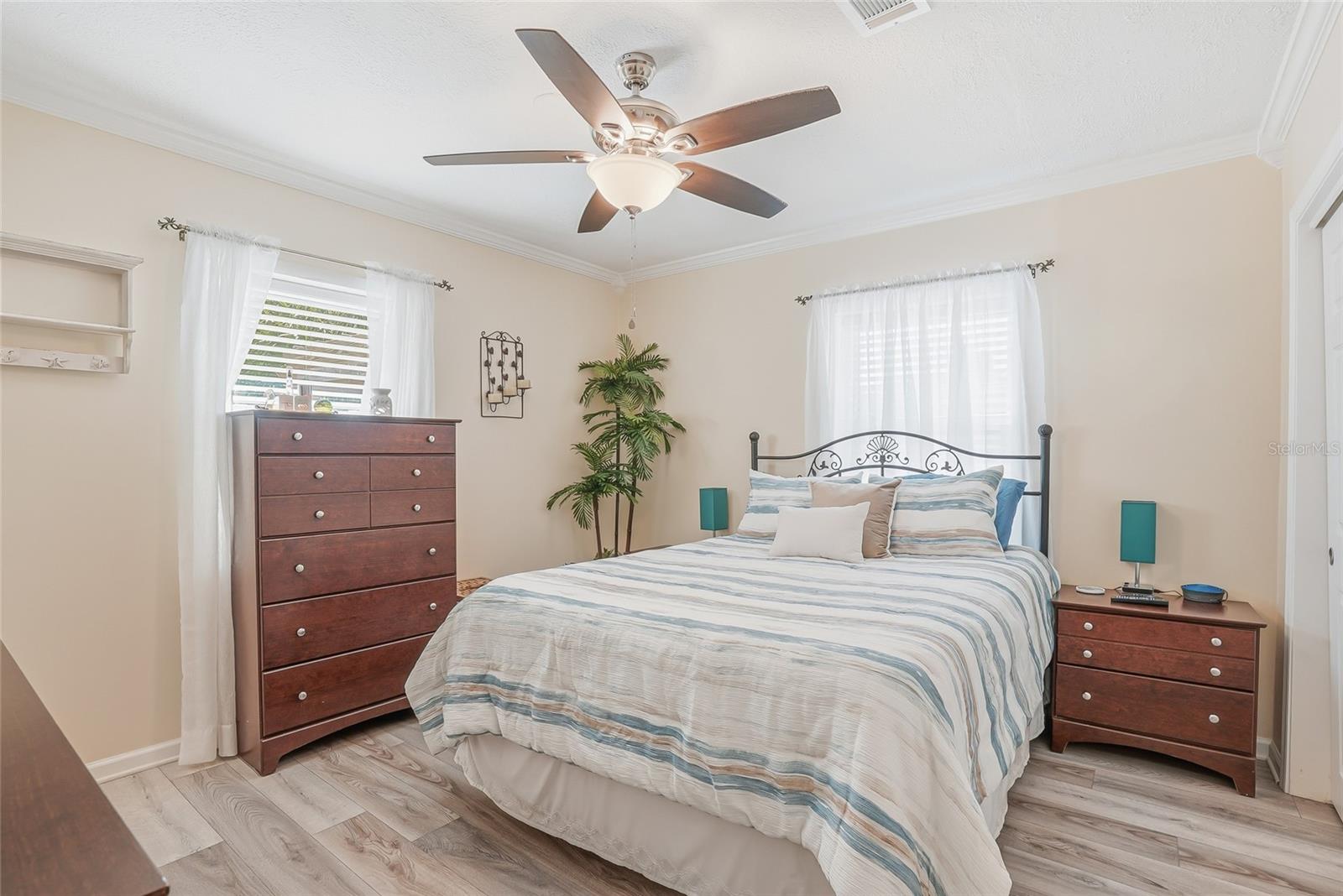 Image 40 of 67 For 12109 Forest Hills Drive