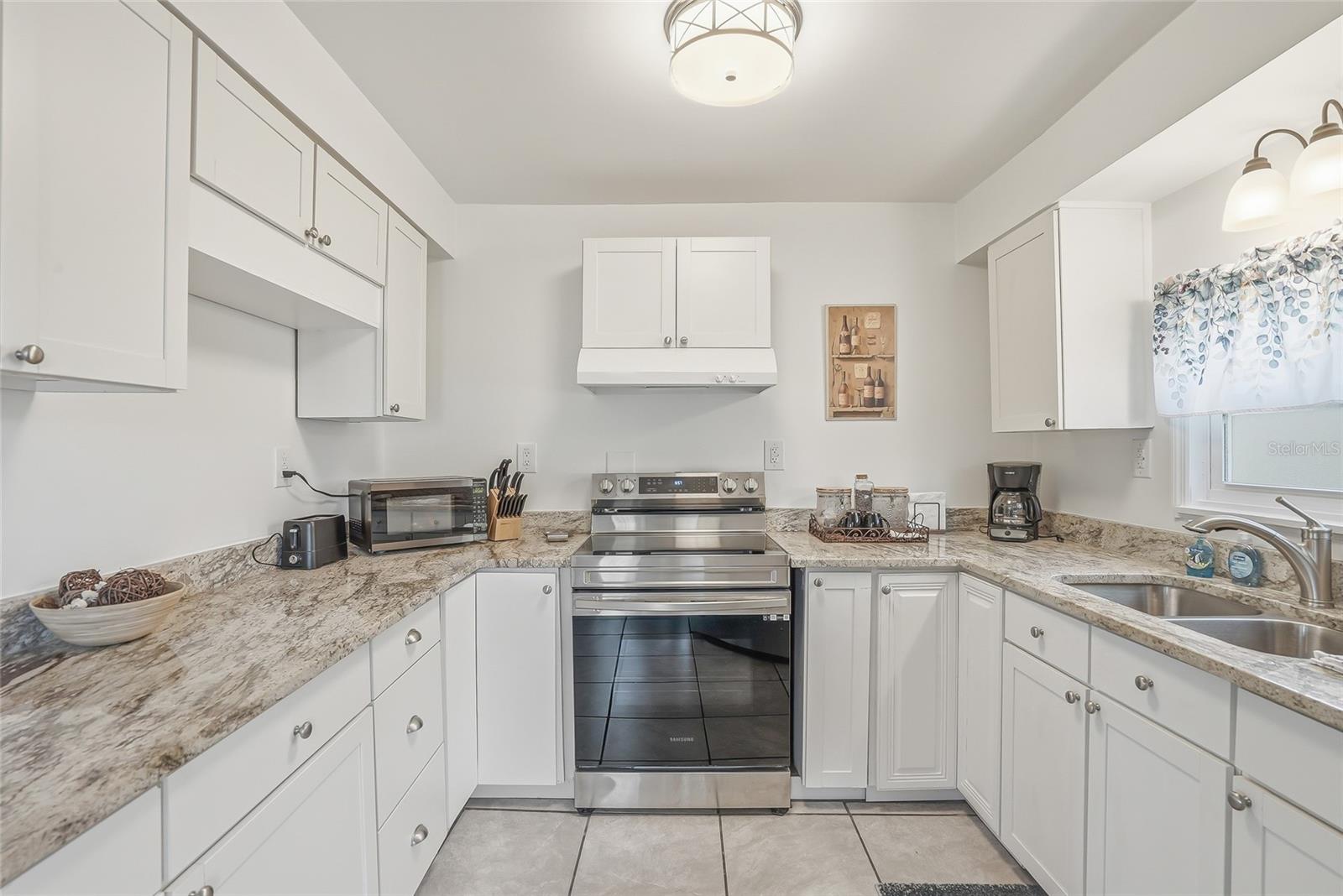 Image 8 of 67 For 12109 Forest Hills Drive