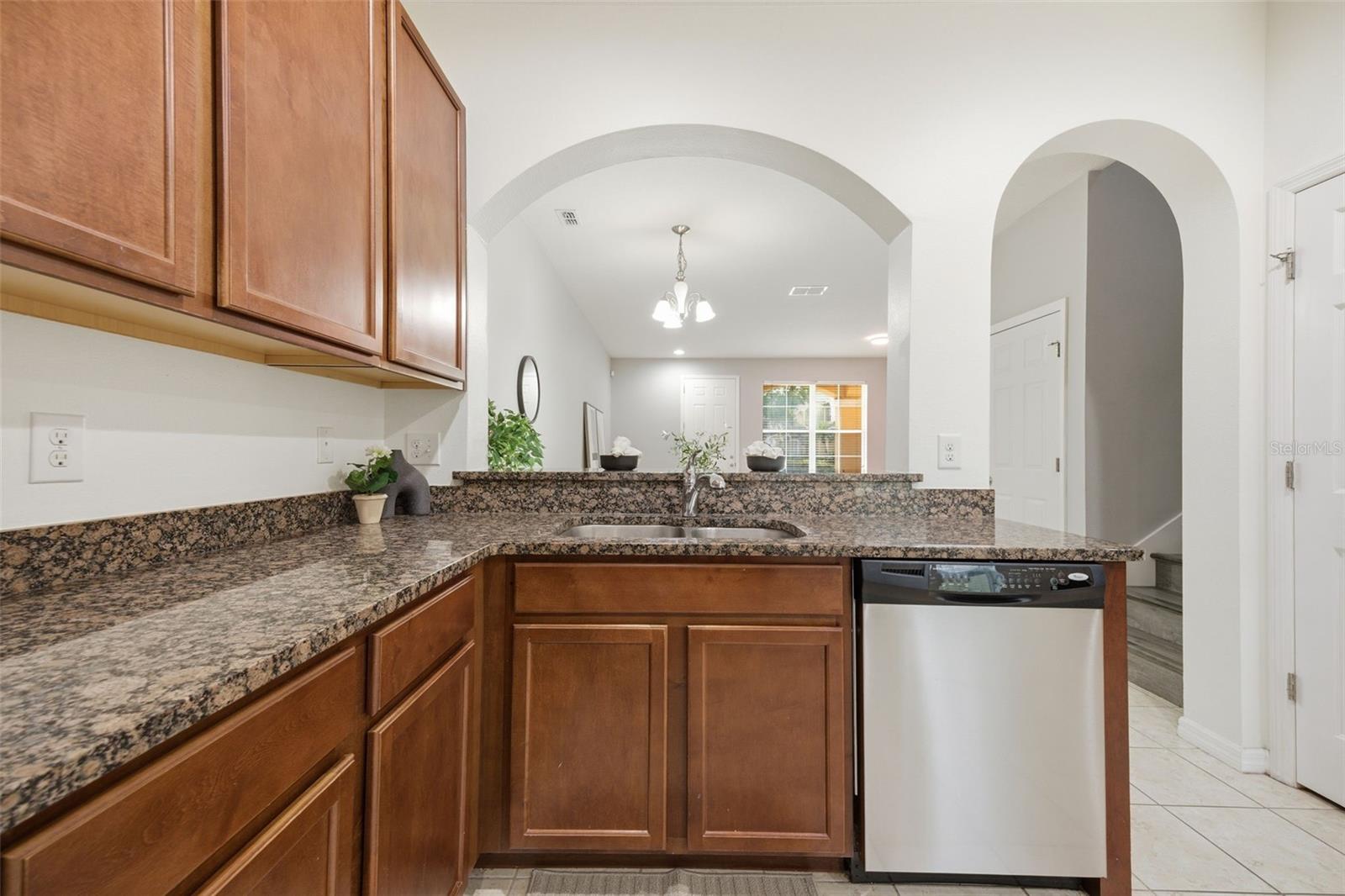 Image 11 of 40 For 14150 Oakham Street