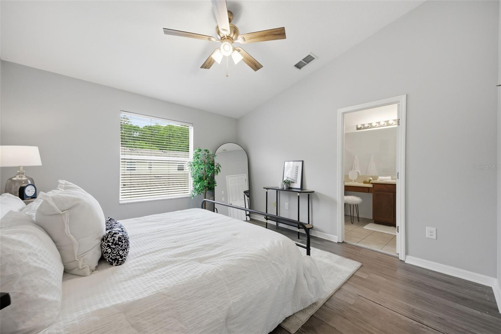 Image 20 of 40 For 14150 Oakham Street