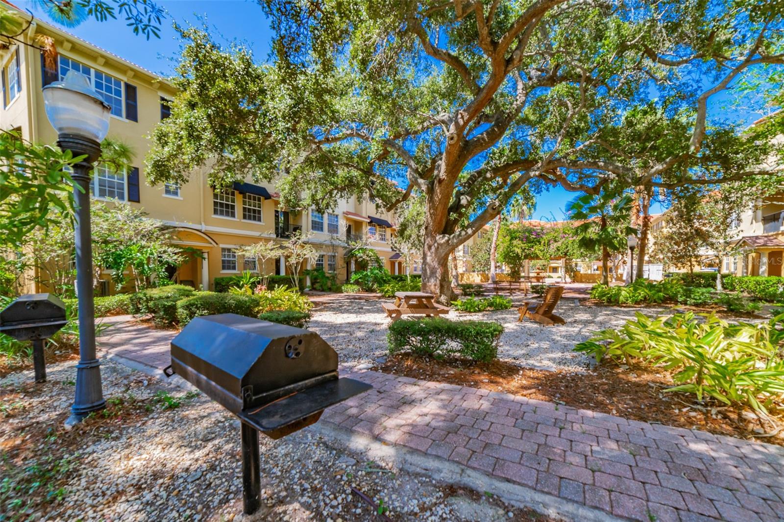 Image 12 of 48 For 528 Jasmine Way 528