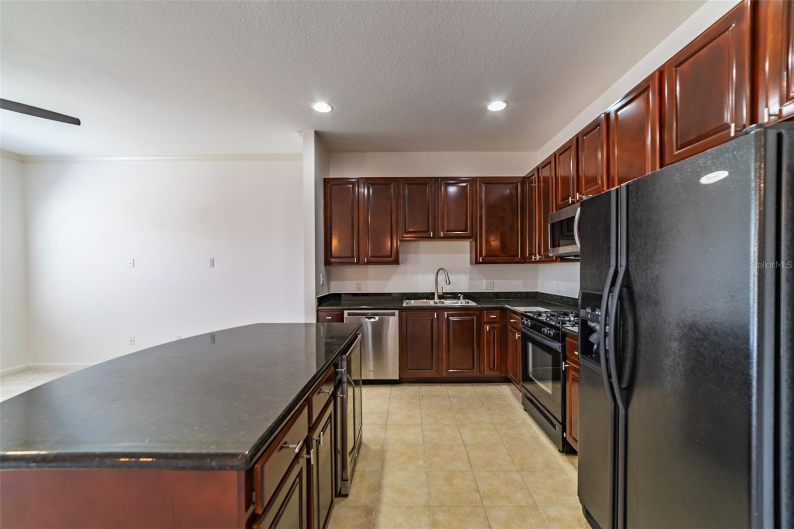 Image 33 of 48 For 528 Jasmine Way 528
