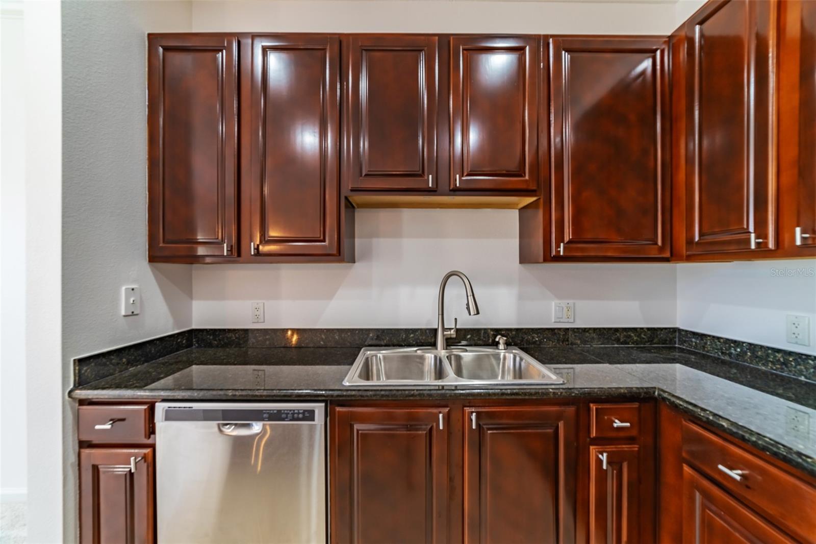 Image 35 of 48 For 528 Jasmine Way 528