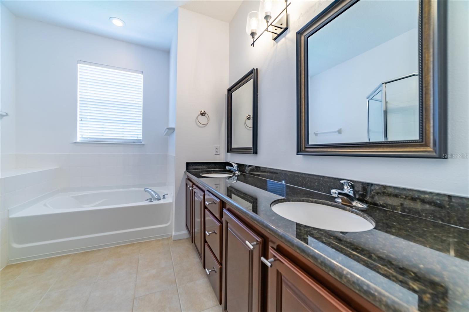 Image 41 of 48 For 528 Jasmine Way 528