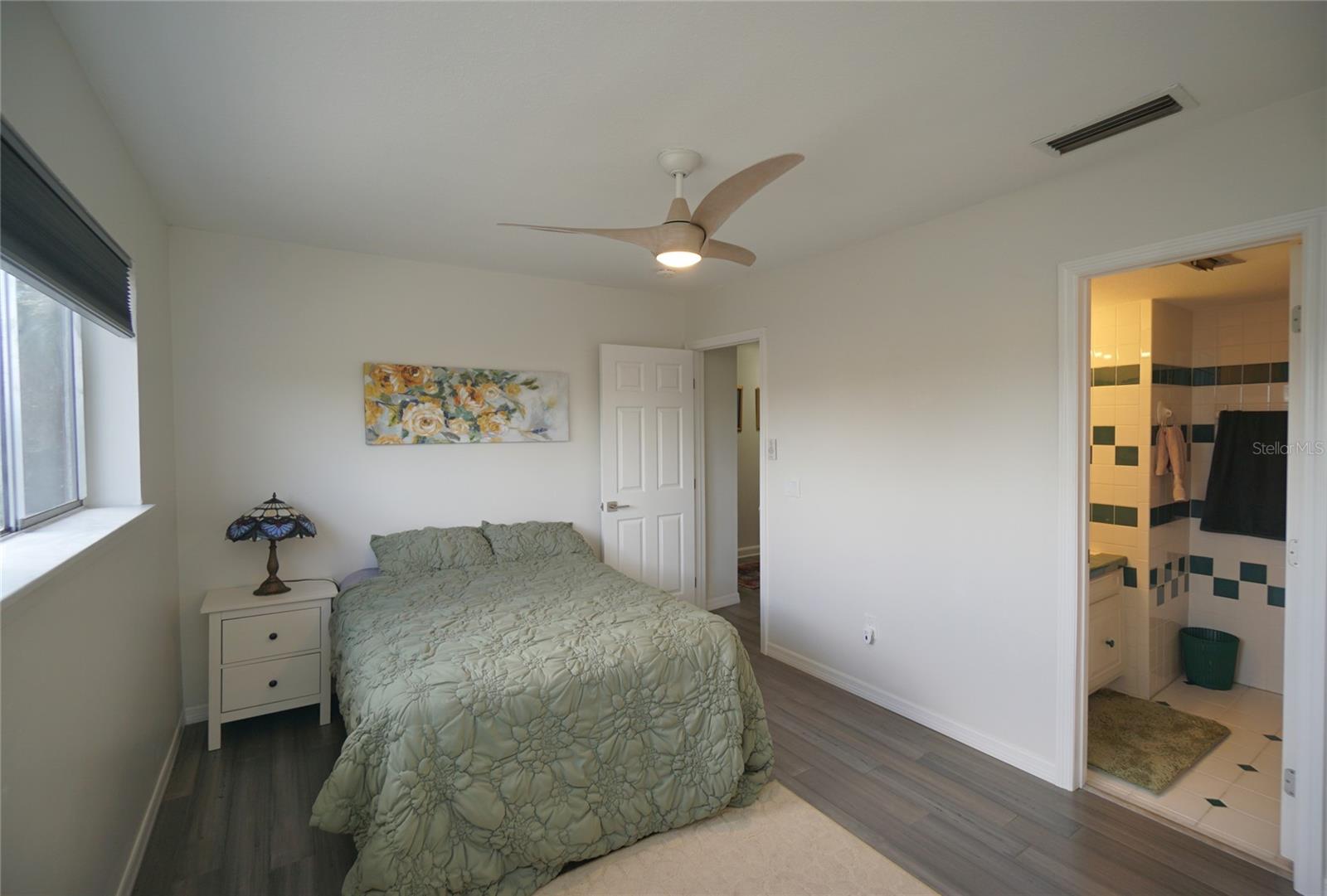 Image 14 of 28 For 6325 Newtown Circle B5