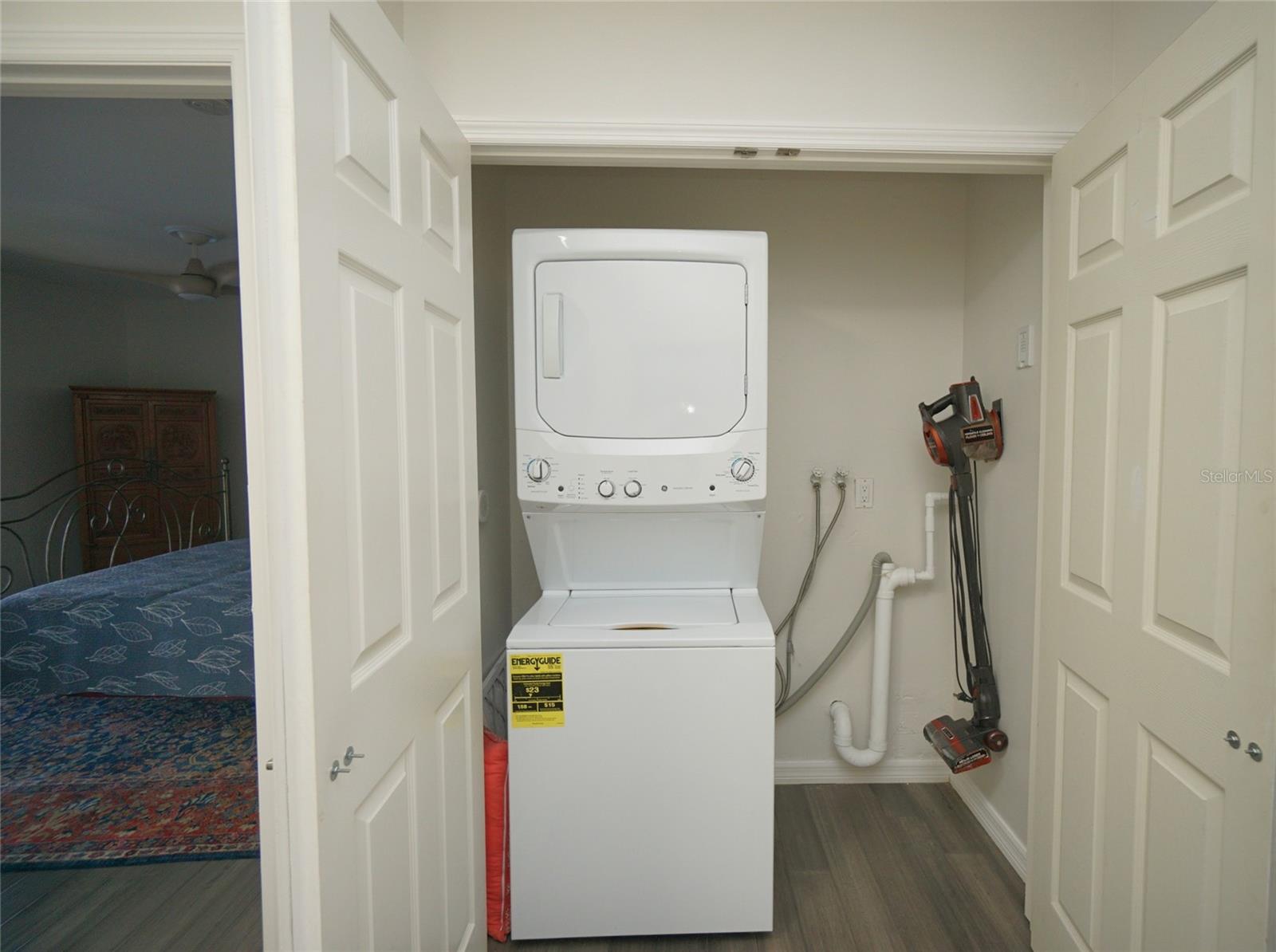 Image 17 of 28 For 6325 Newtown Circle B5