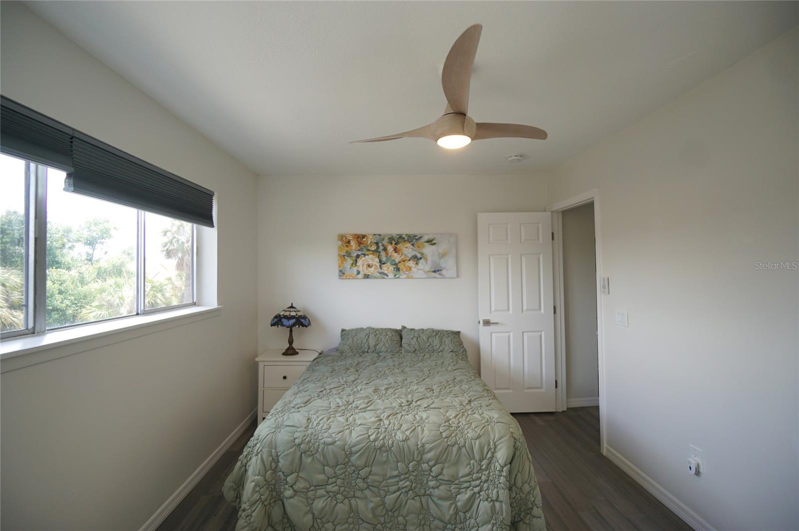 Image 19 of 28 For 6325 Newtown Circle B5