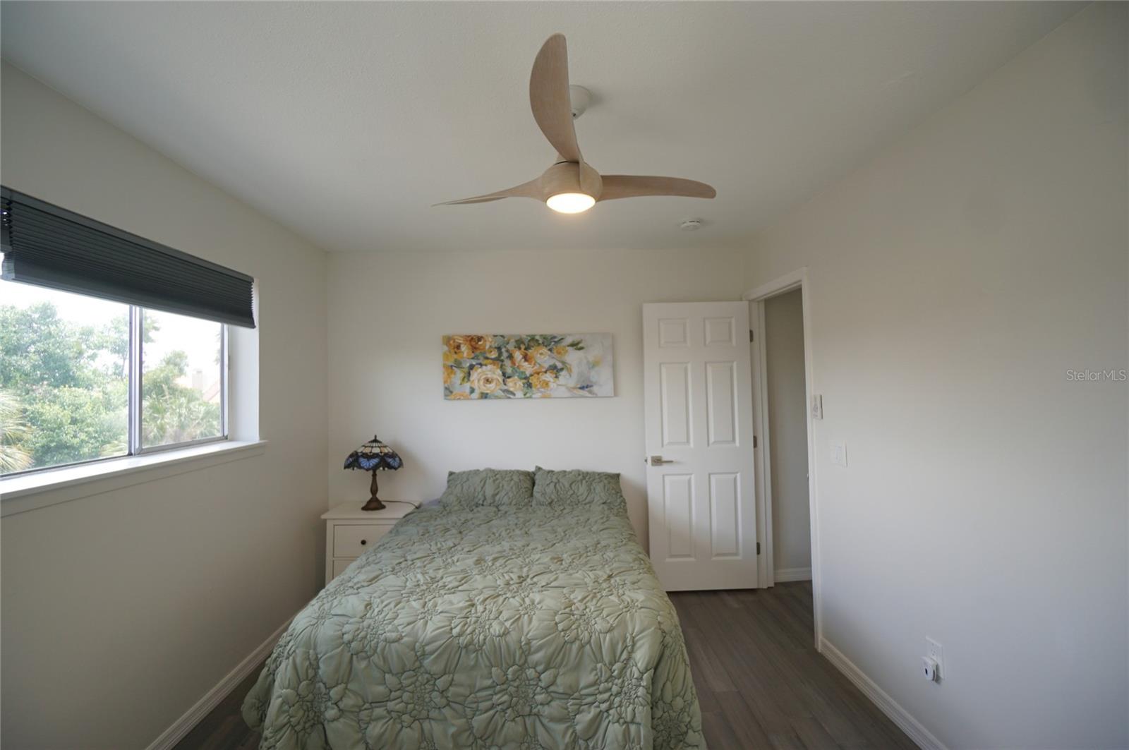 Image 5 of 28 For 6325 Newtown Circle B5