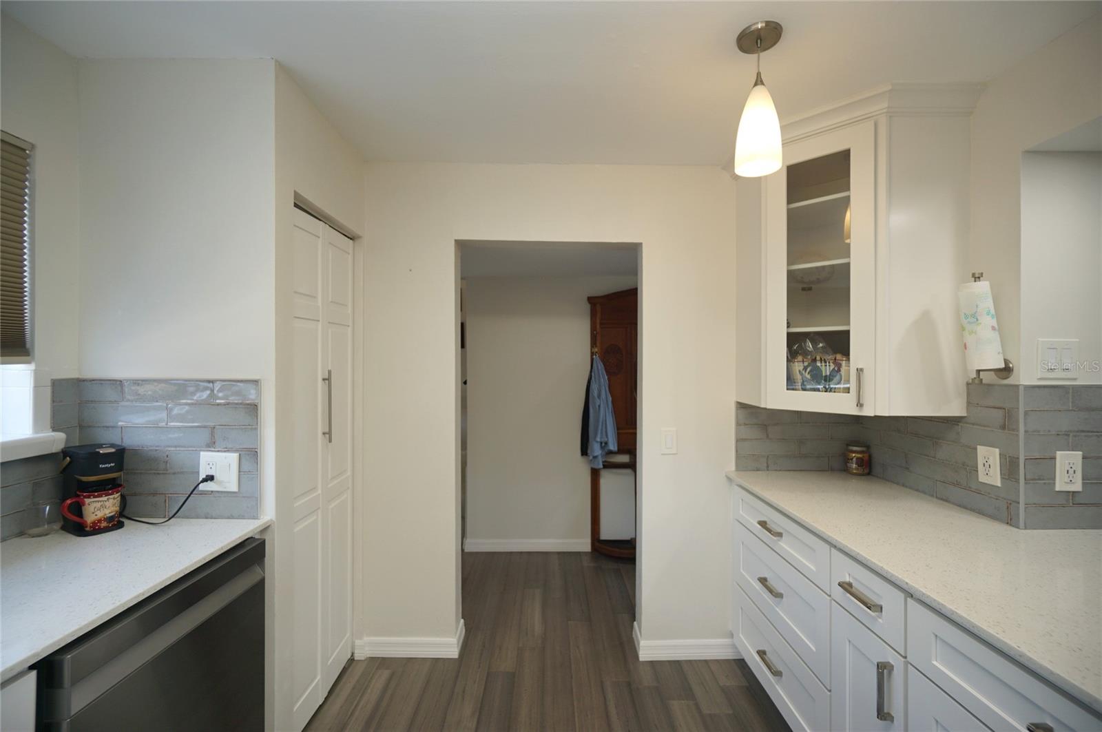 Image 6 of 28 For 6325 Newtown Circle B5