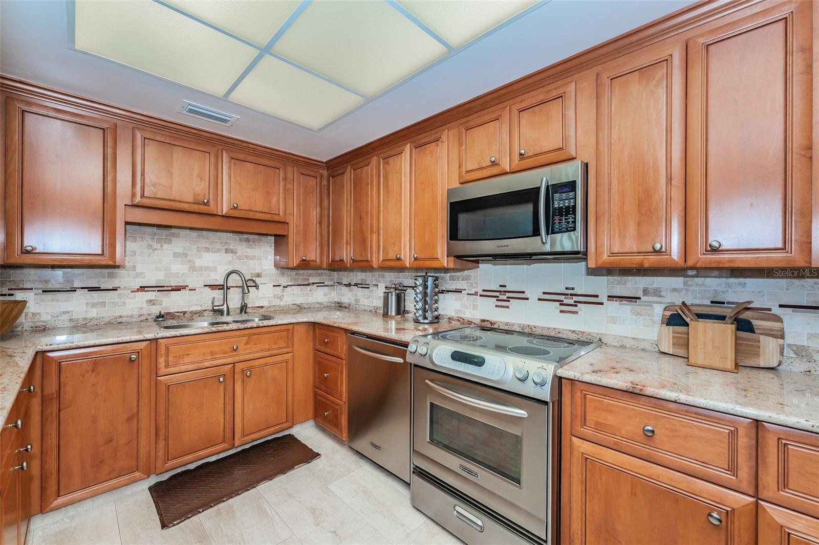 Image 6 of 42 For 6 Belleview Boulevard 306