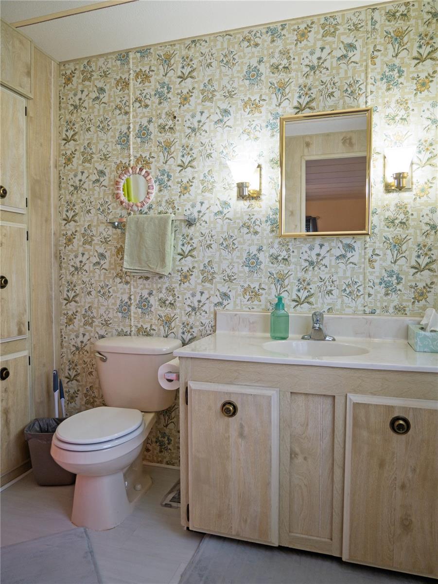 Image 19 of 40 For 12501 Ulmerton Road 122
