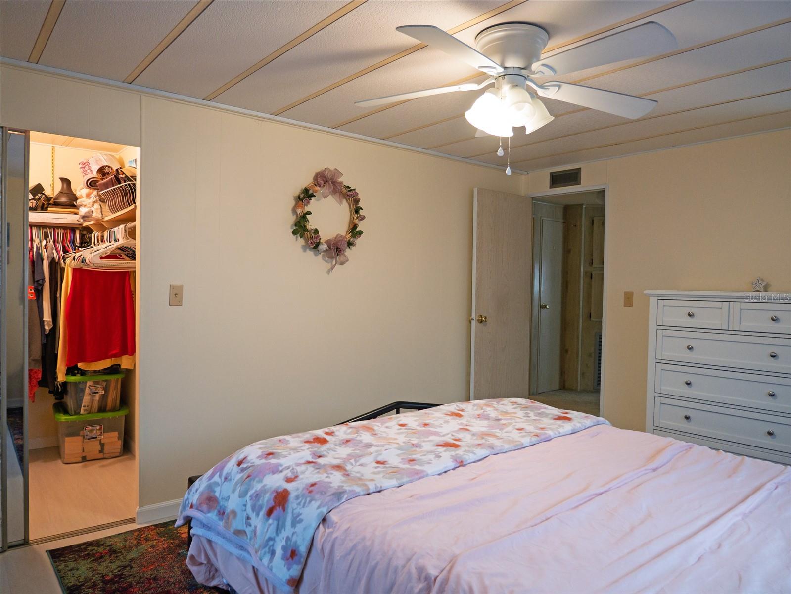 Image 21 of 40 For 12501 Ulmerton Road 122