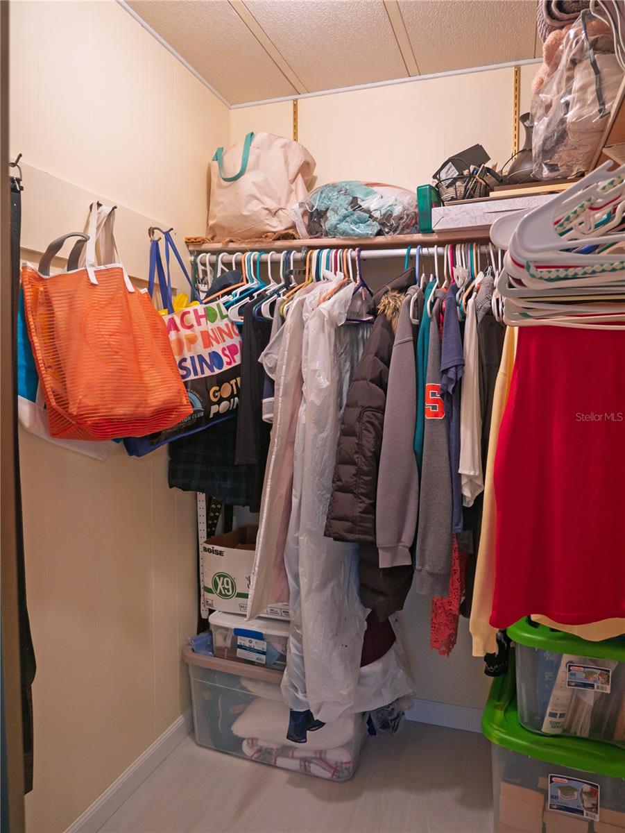 Image 22 of 40 For 12501 Ulmerton Road 122