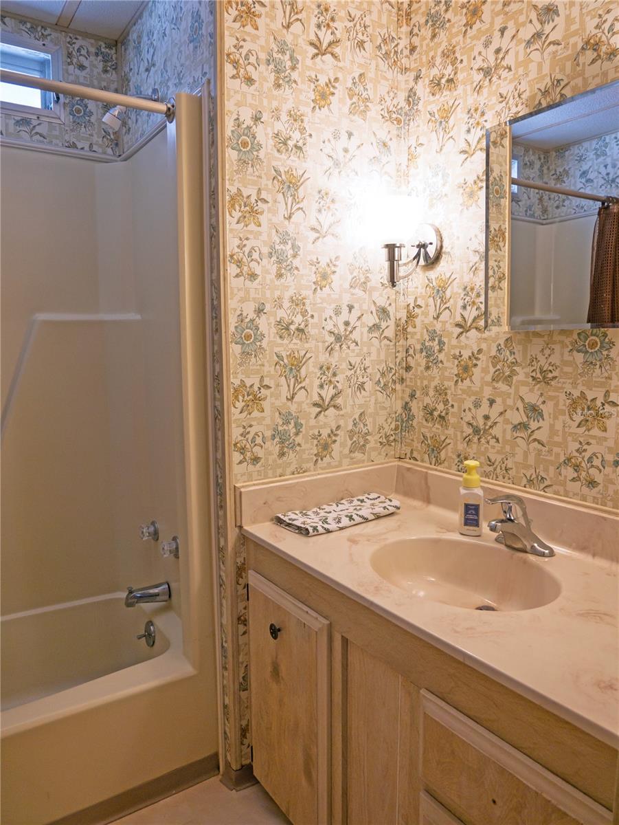 Image 24 of 40 For 12501 Ulmerton Road 122