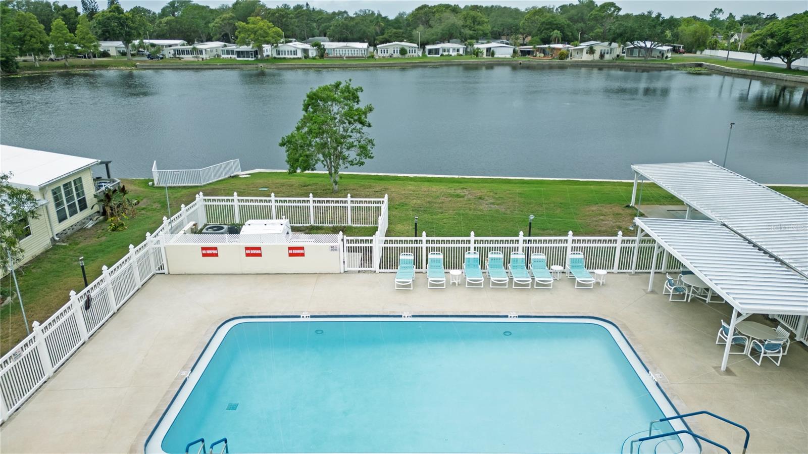 Image 31 of 40 For 12501 Ulmerton Road 122