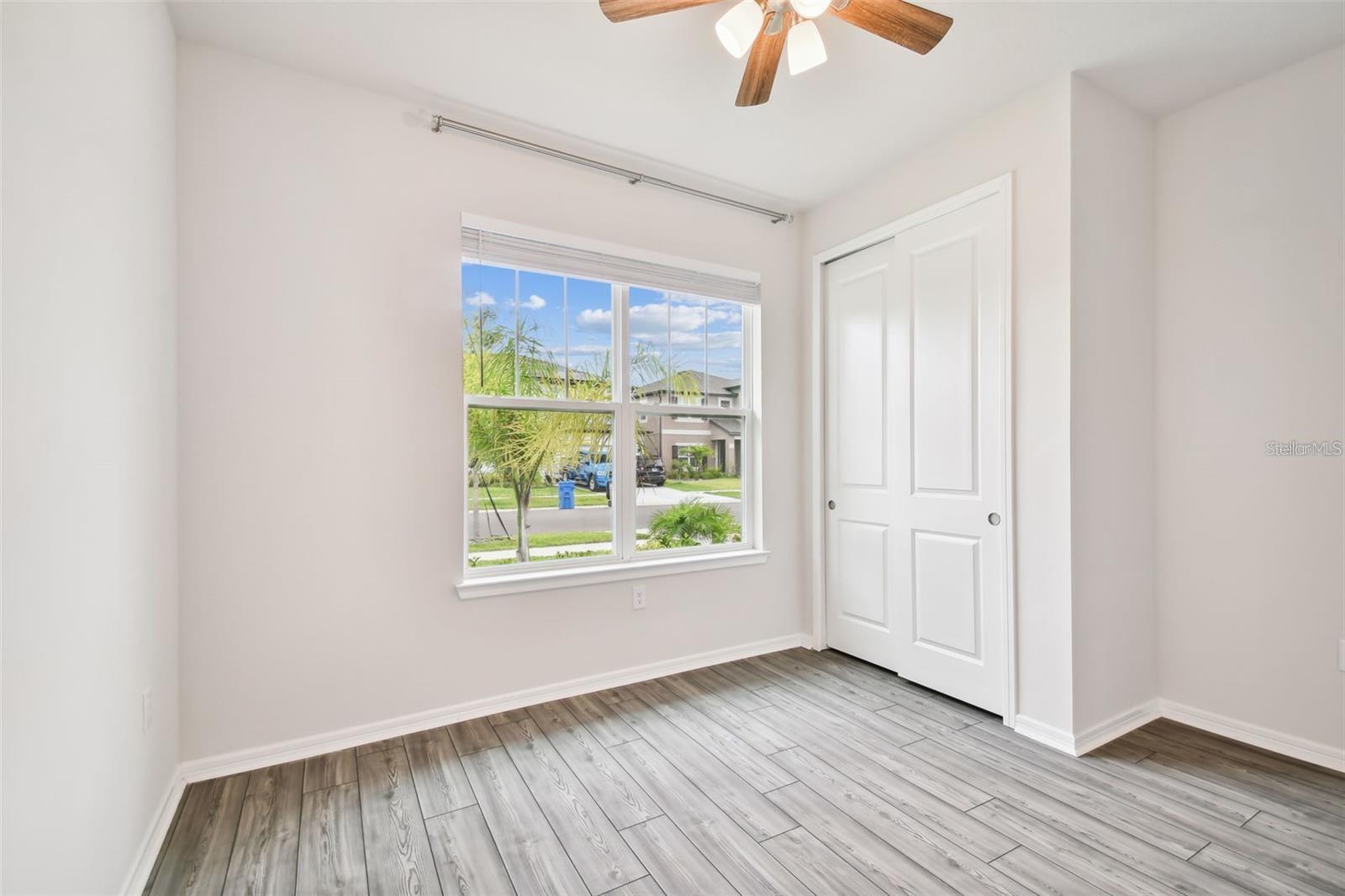Image 30 of 63 For 13144 Peachleaf Avenue