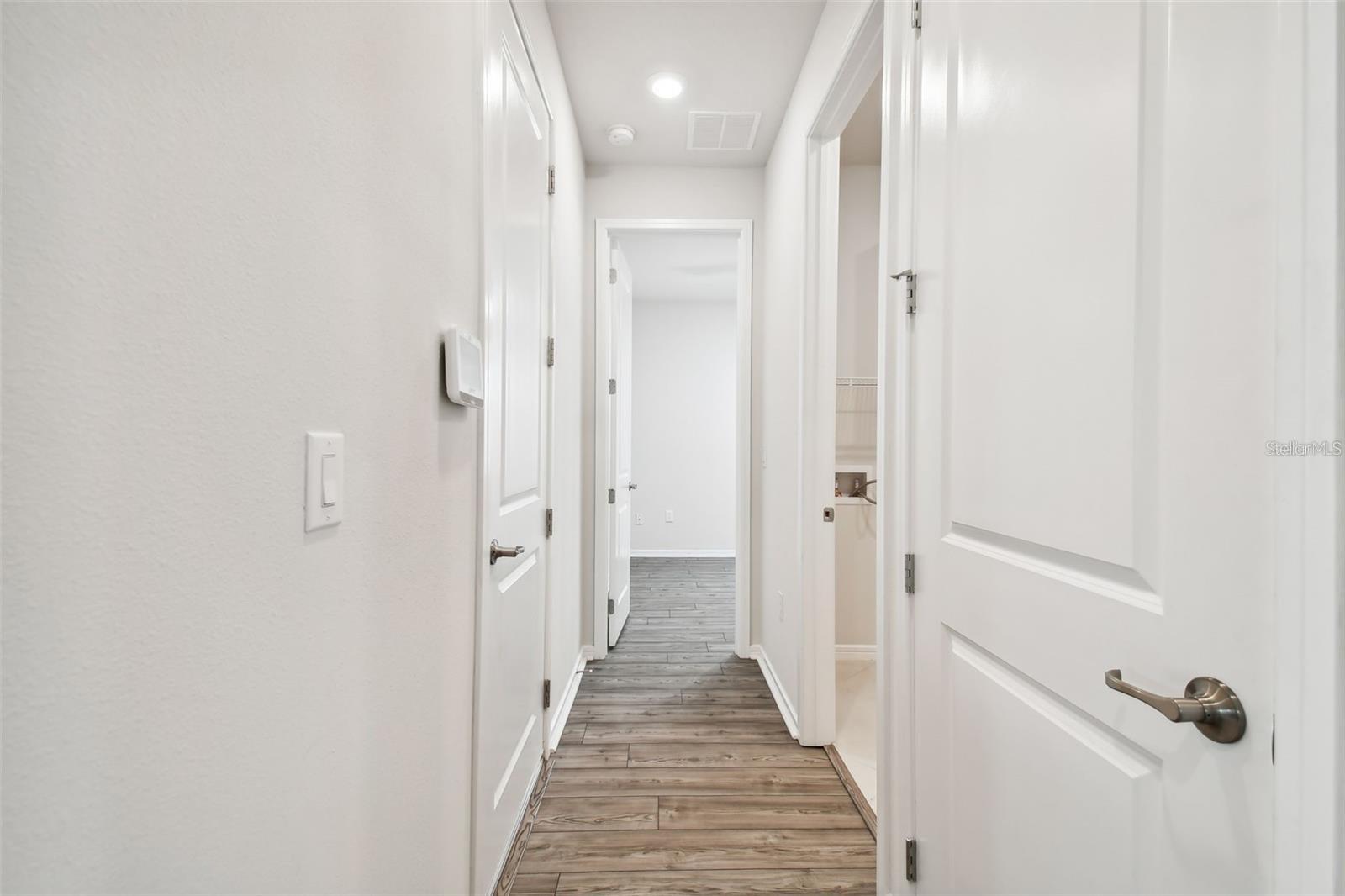 Image 31 of 63 For 13144 Peachleaf Avenue