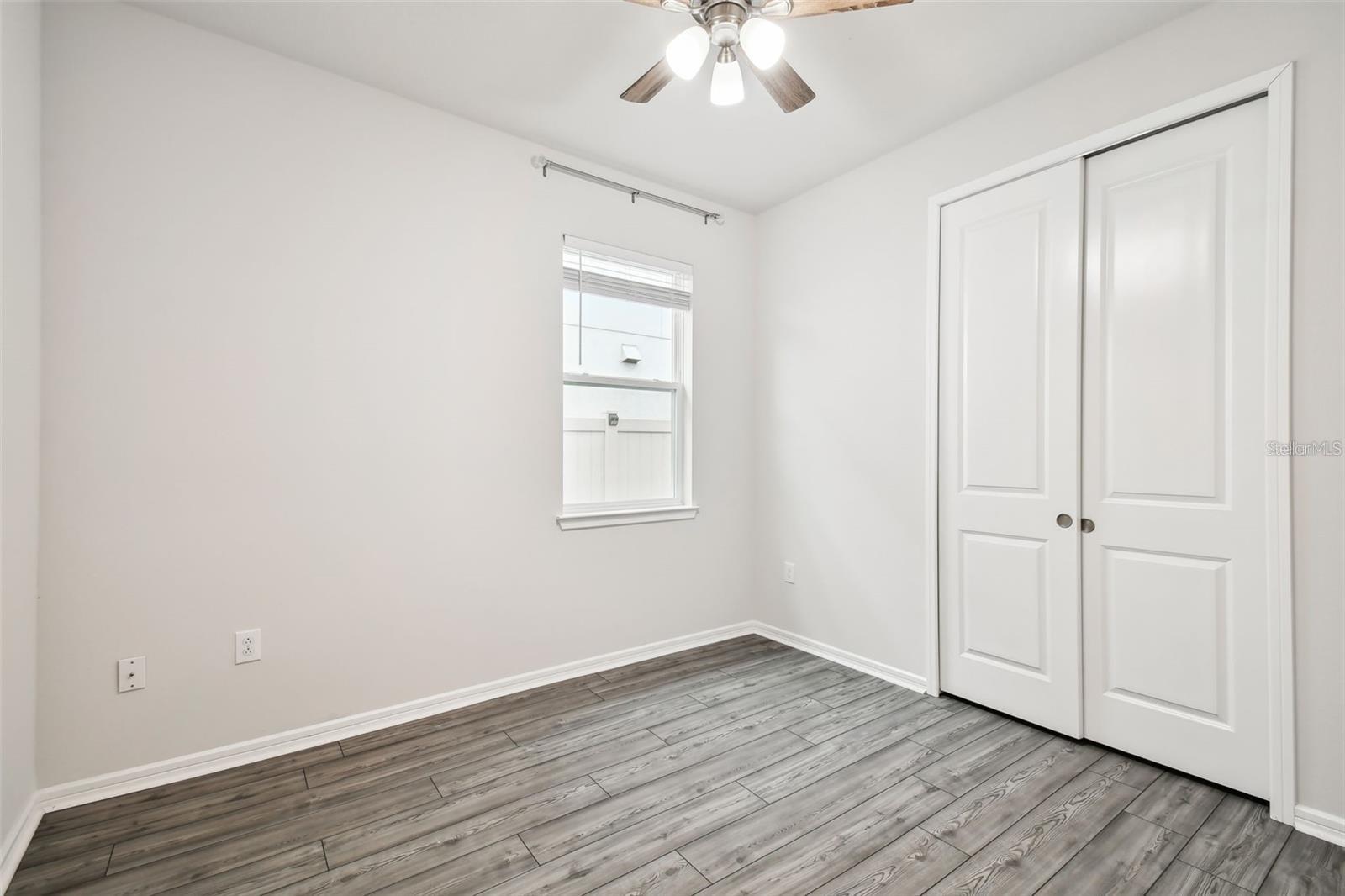 Image 32 of 63 For 13144 Peachleaf Avenue