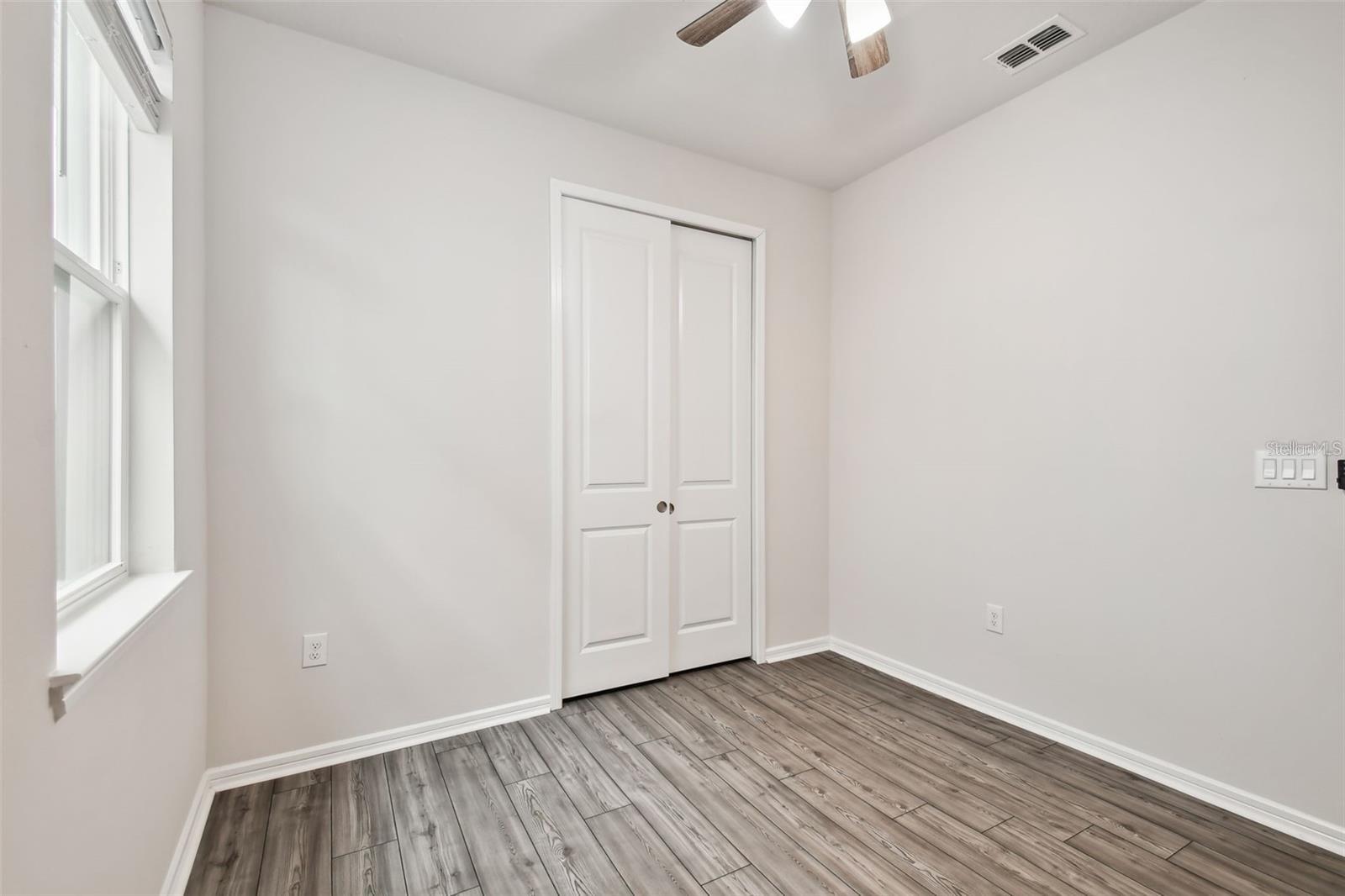 Image 33 of 63 For 13144 Peachleaf Avenue