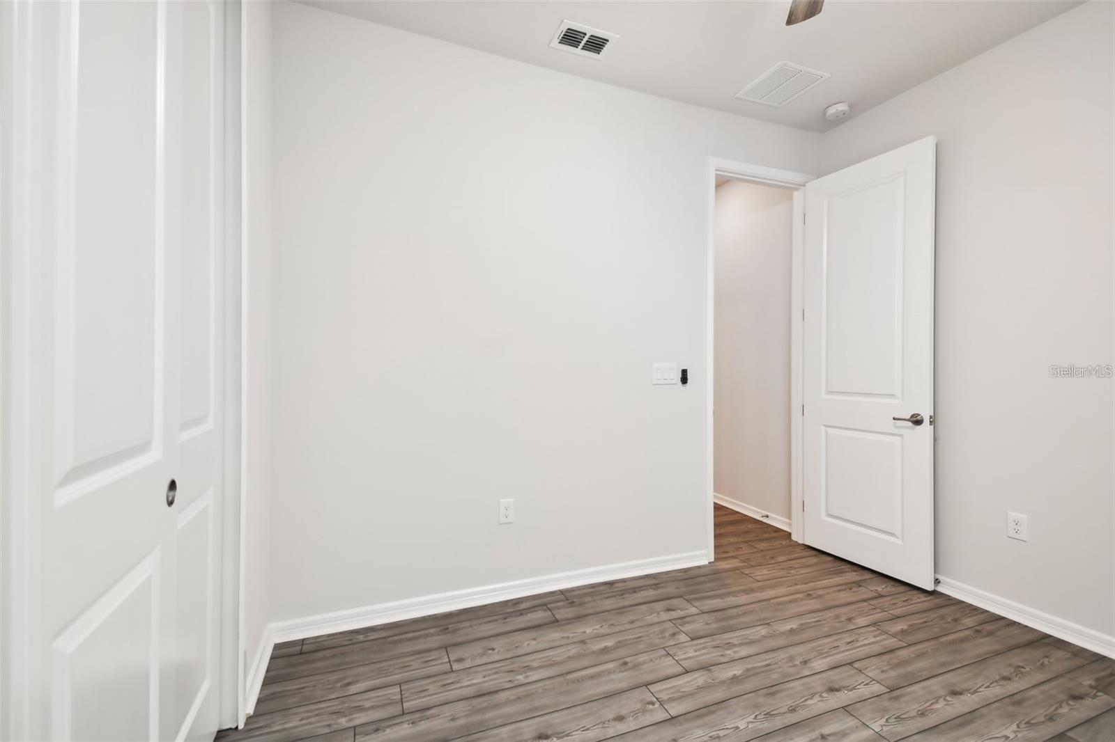 Image 34 of 63 For 13144 Peachleaf Avenue