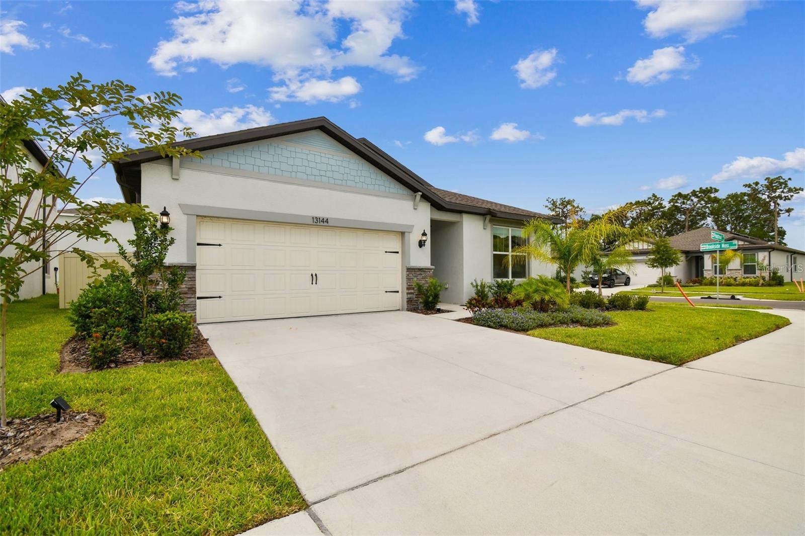 Image 4 of 63 For 13144 Peachleaf Avenue