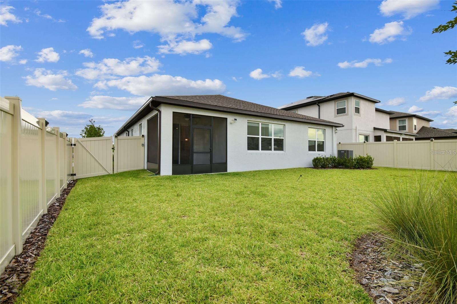 Image 41 of 63 For 13144 Peachleaf Avenue