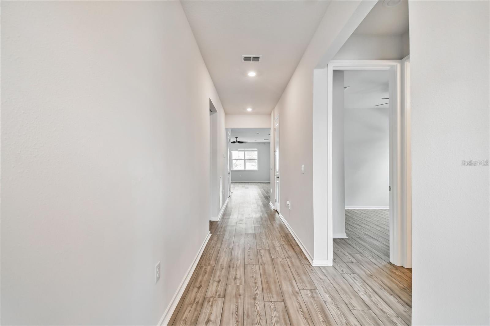 Image 6 of 63 For 13144 Peachleaf Avenue