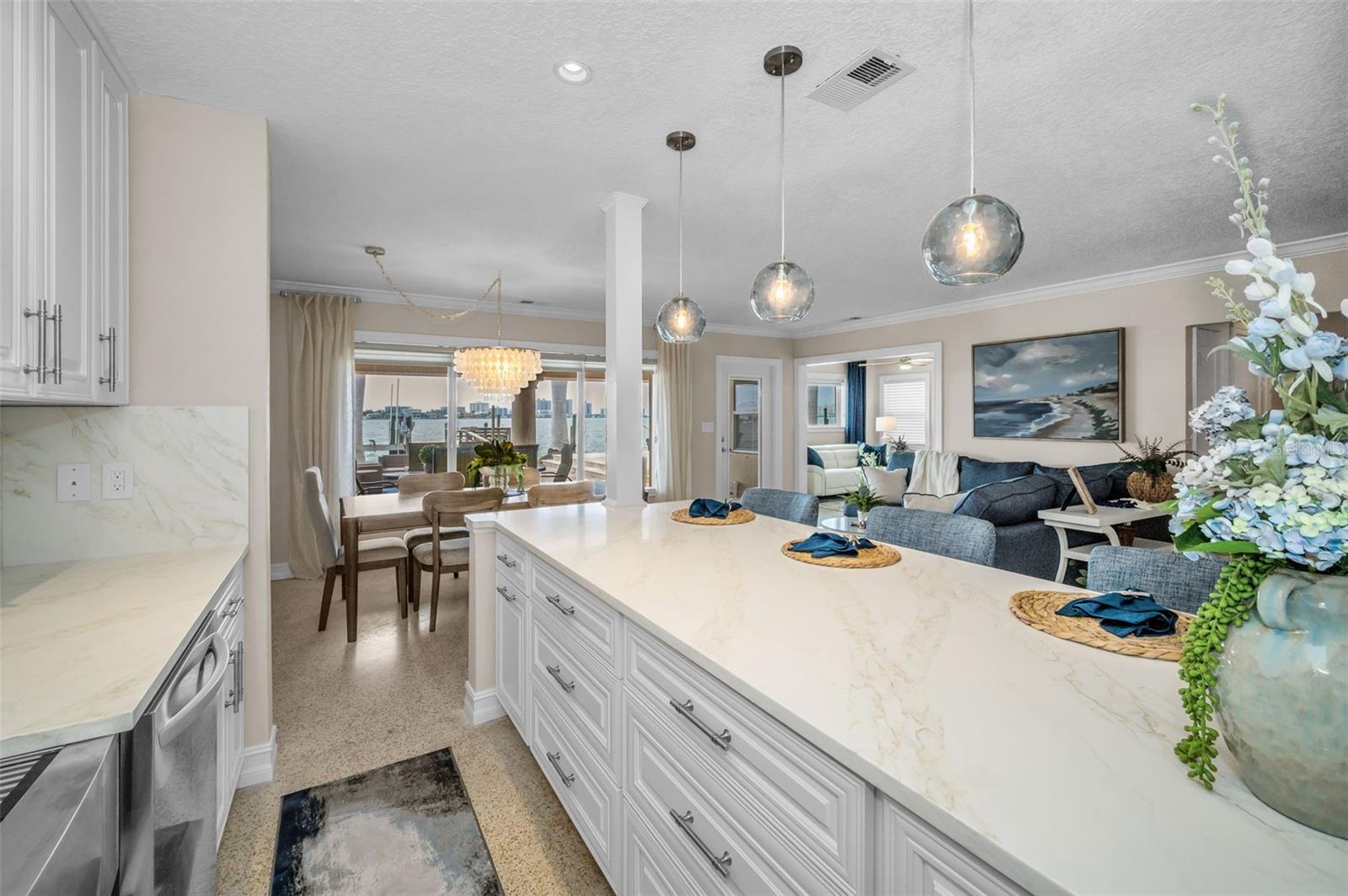 Image 17 of 60 For 52 Pine Circle