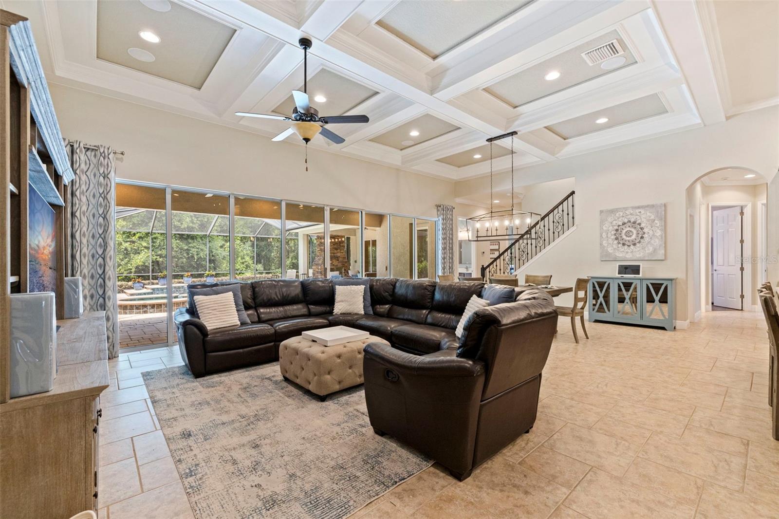 Listing photo id 8 for 20214 Oak Thorn Way