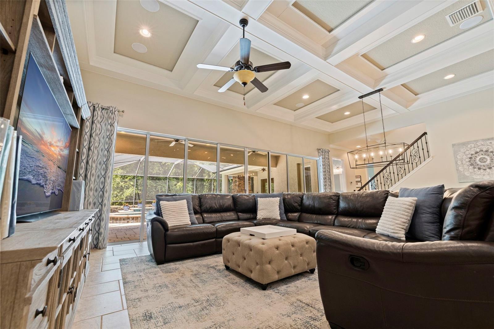 Listing photo id 9 for 20214 Oak Thorn Way