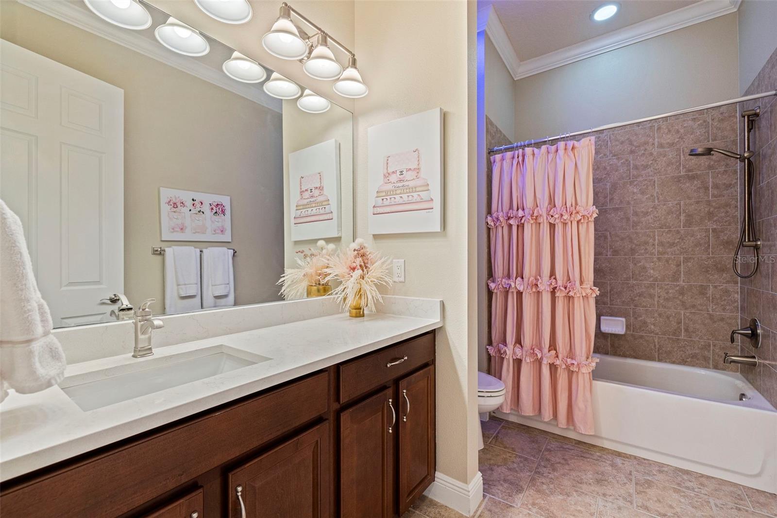 Listing photo id 24 for 20214 Oak Thorn Way