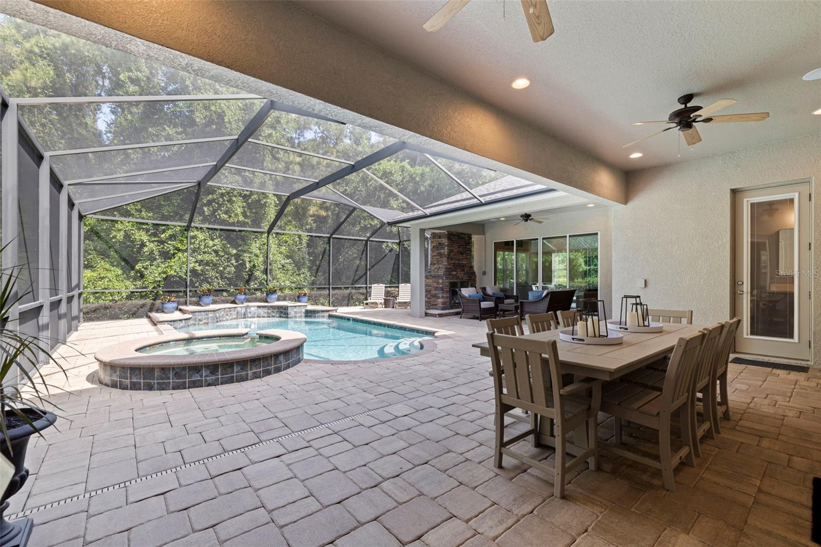 Listing photo id 35 for 20214 Oak Thorn Way
