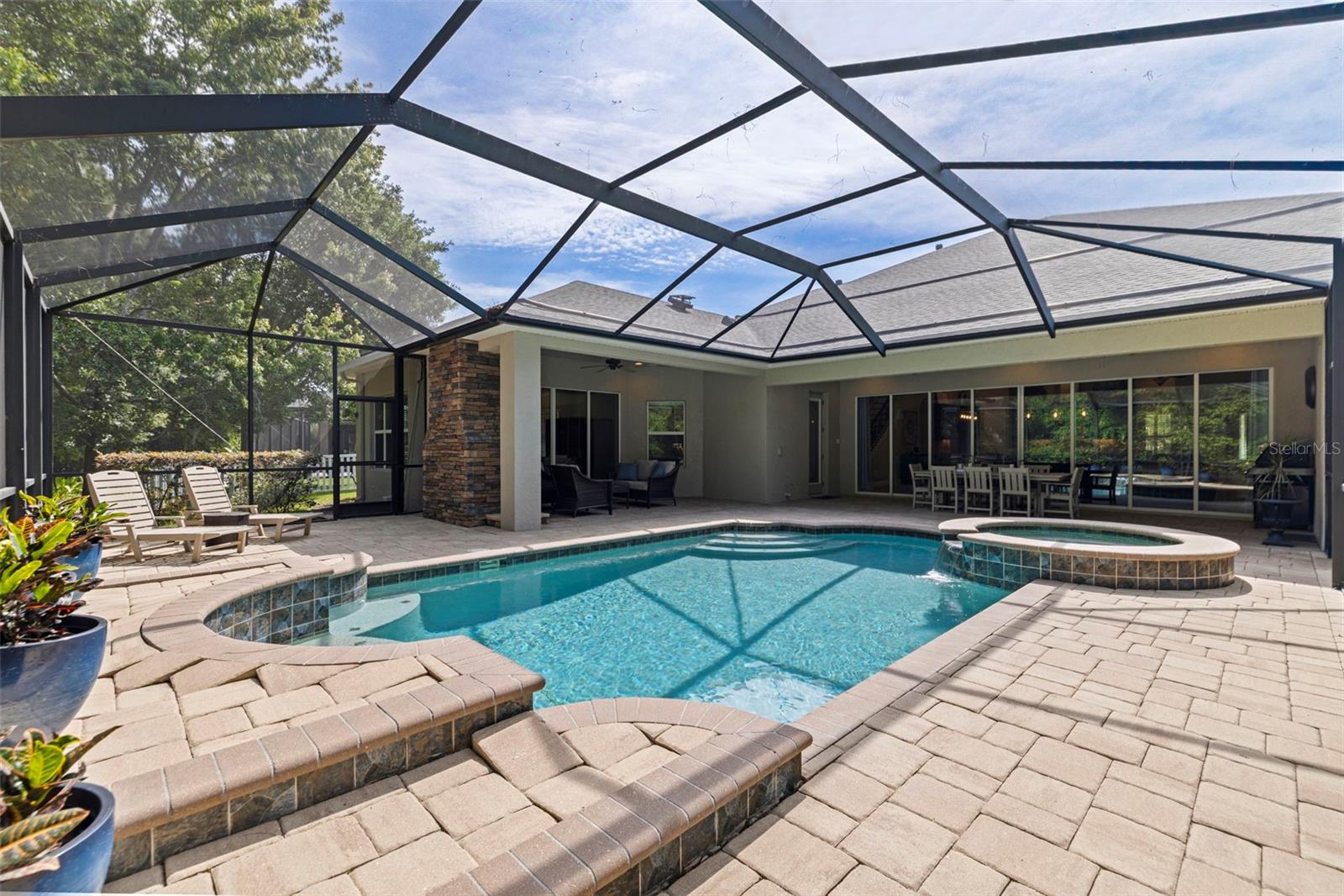 Listing photo id 38 for 20214 Oak Thorn Way