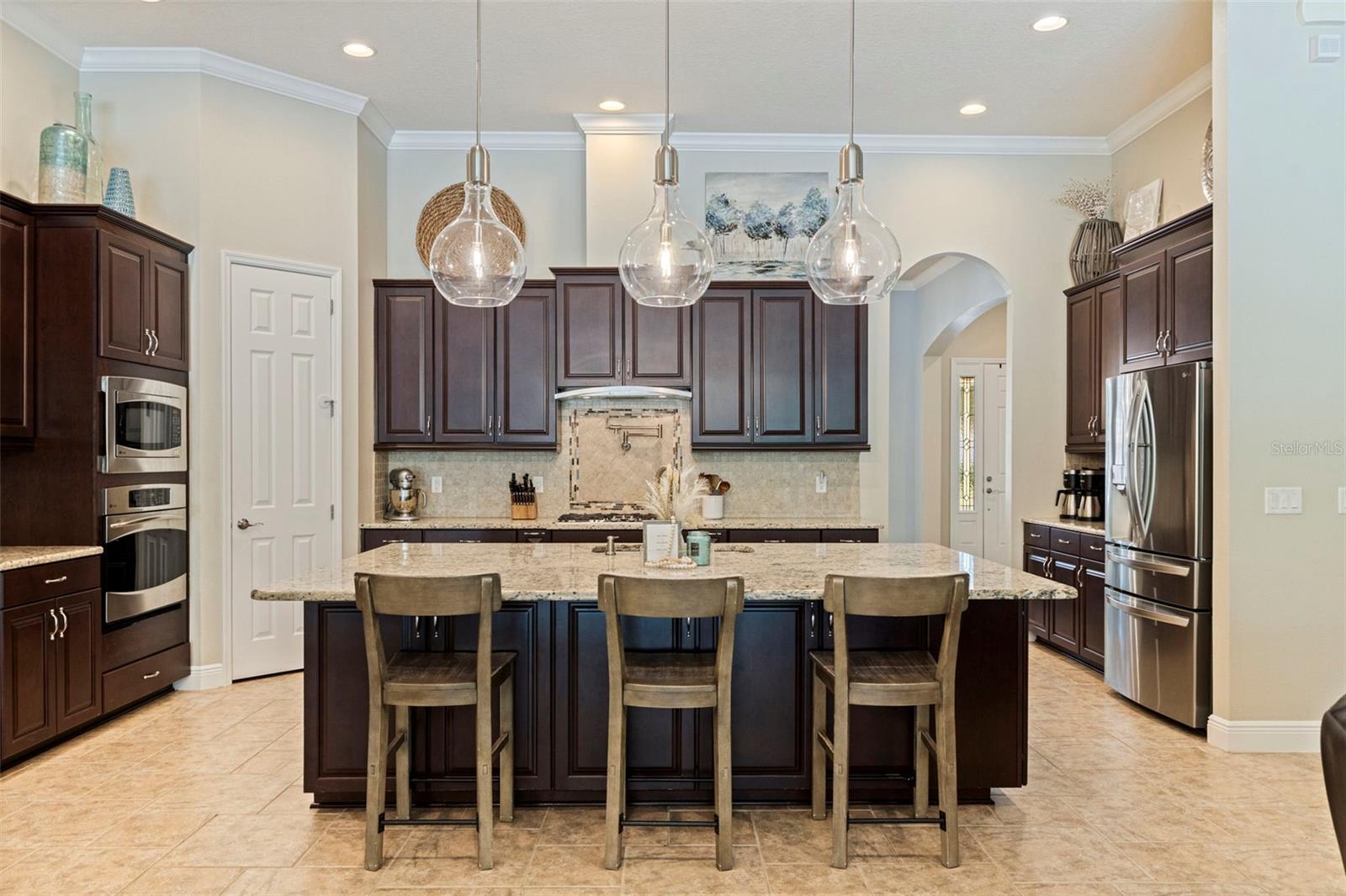 Listing photo id 4 for 20214 Oak Thorn Way