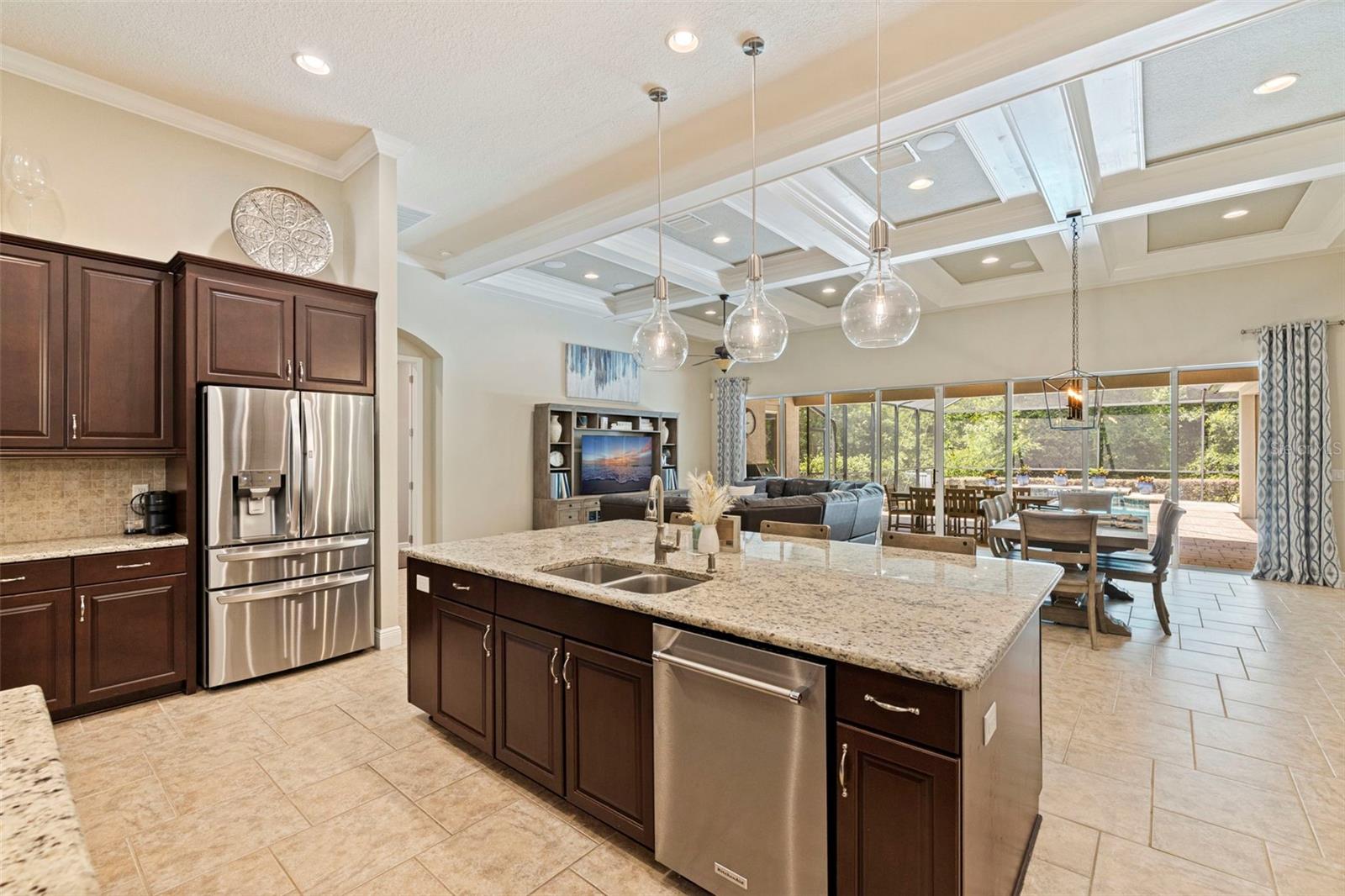 Listing photo id 6 for 20214 Oak Thorn Way