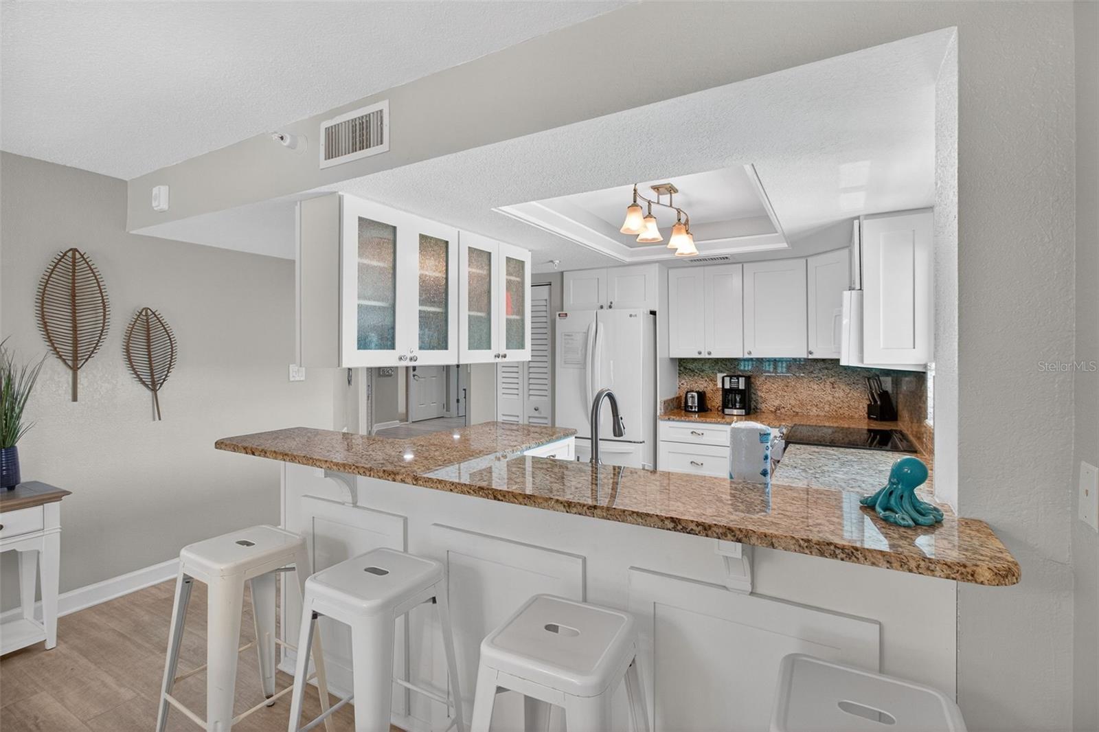 Image 12 of 51 For 14600 Gulf Boulevard 401
