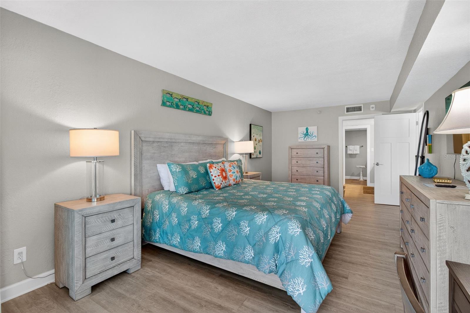 Image 29 of 51 For 14600 Gulf Boulevard 401