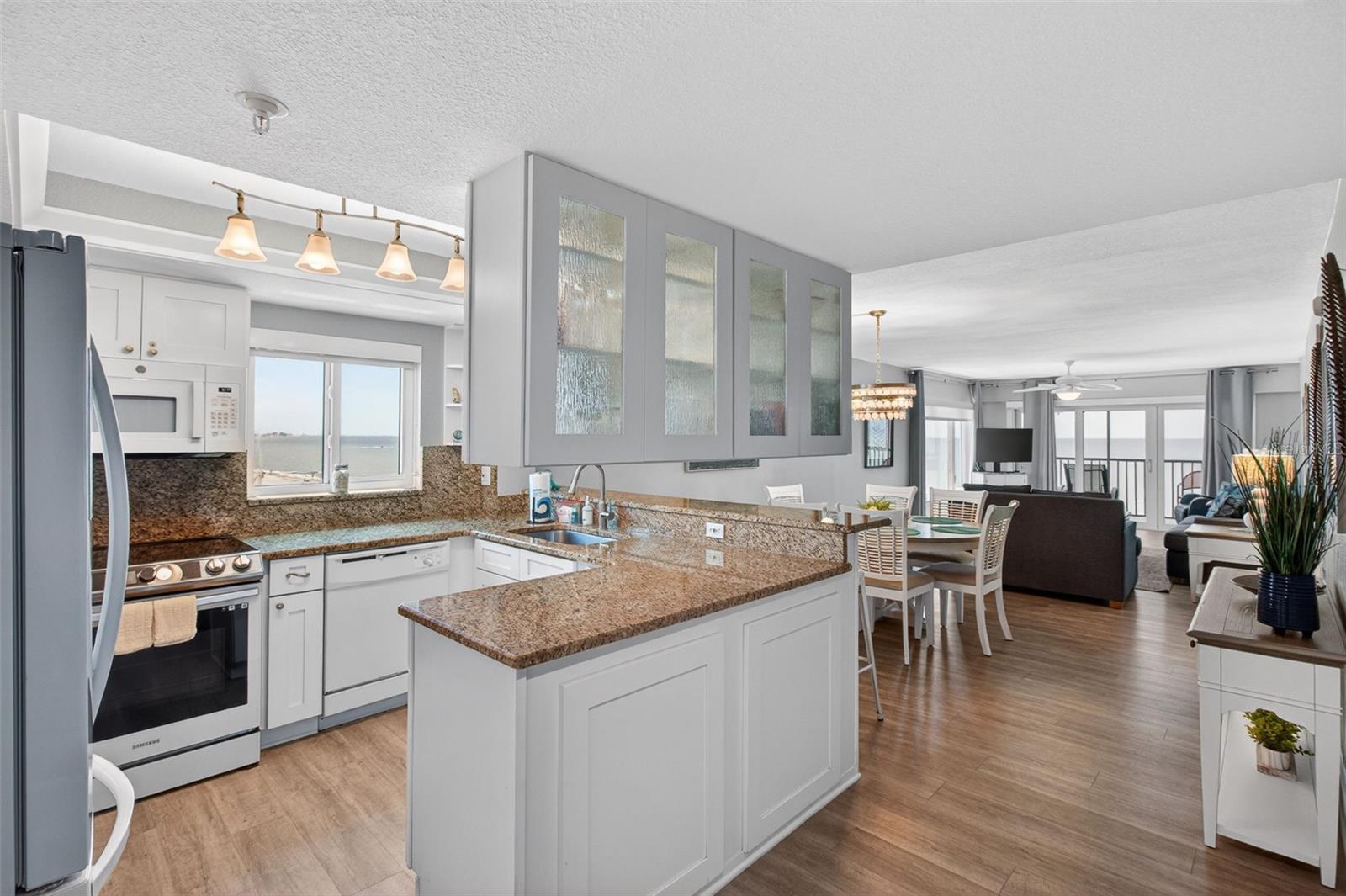 Image 7 of 51 For 14600 Gulf Boulevard 401