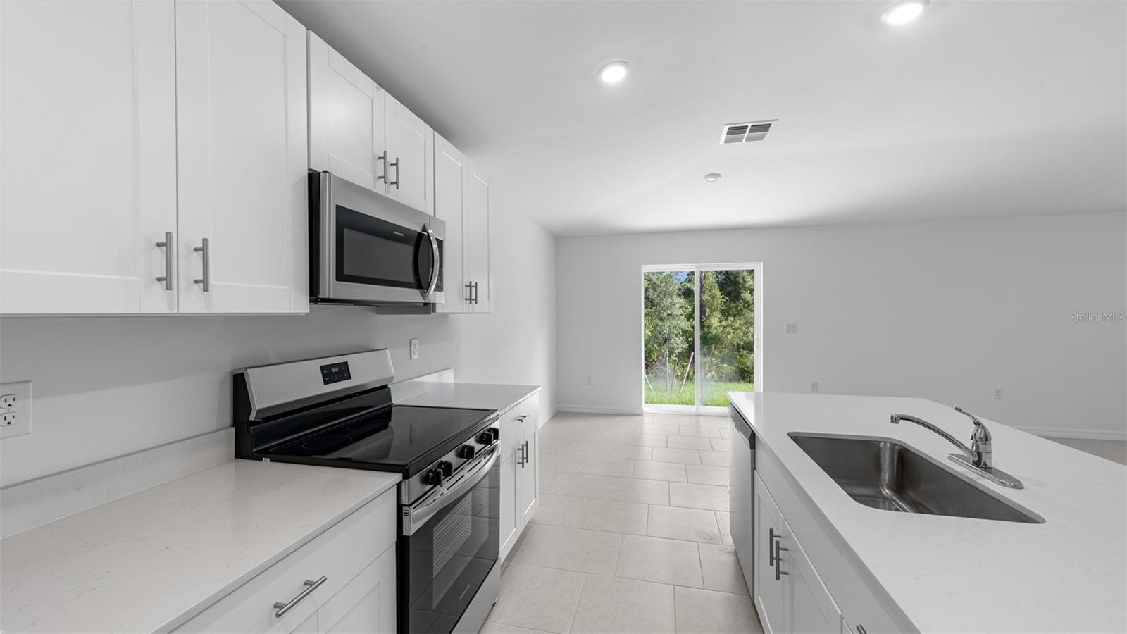 Image 14 of 26 For 21237 Mulberry Avenue