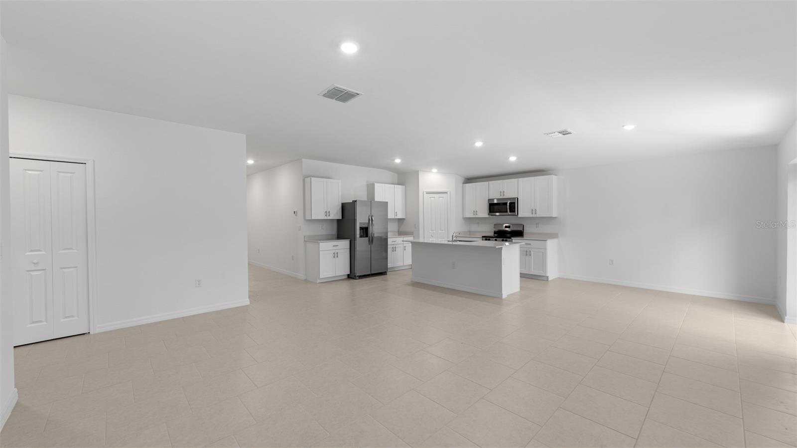 Image 18 of 26 For 21237 Mulberry Avenue