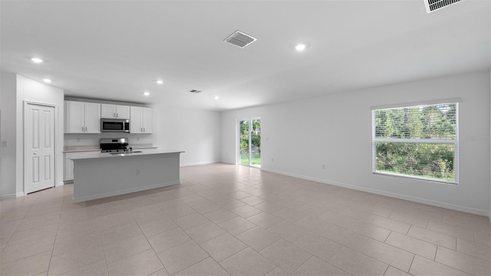 Image 19 of 26 For 21237 Mulberry Avenue