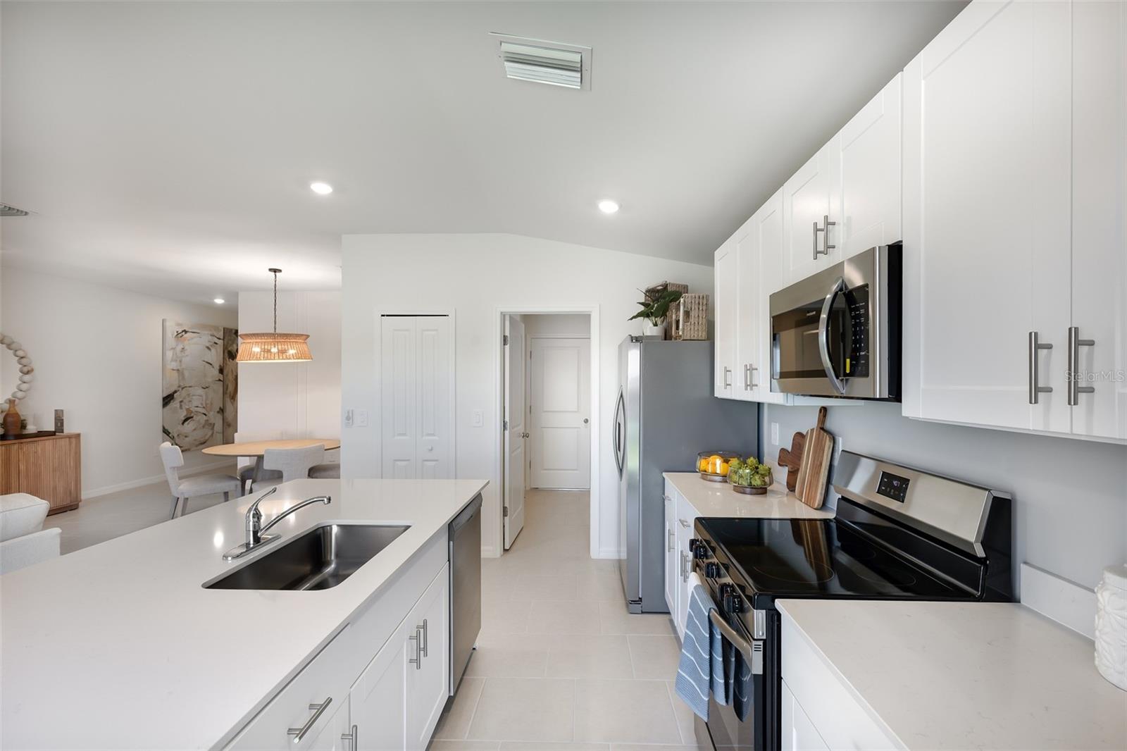 Image 6 of 30 For 21044 Lawson Avenue