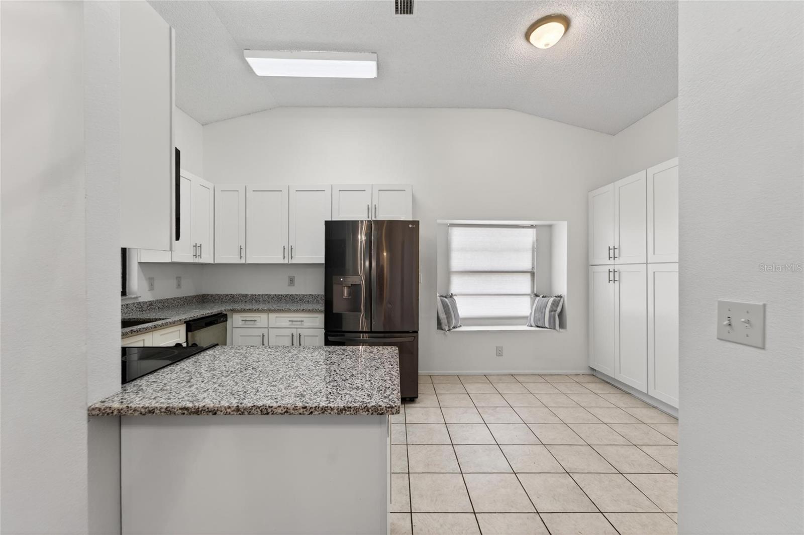 Image 14 of 35 For 12014 Vermillion Way