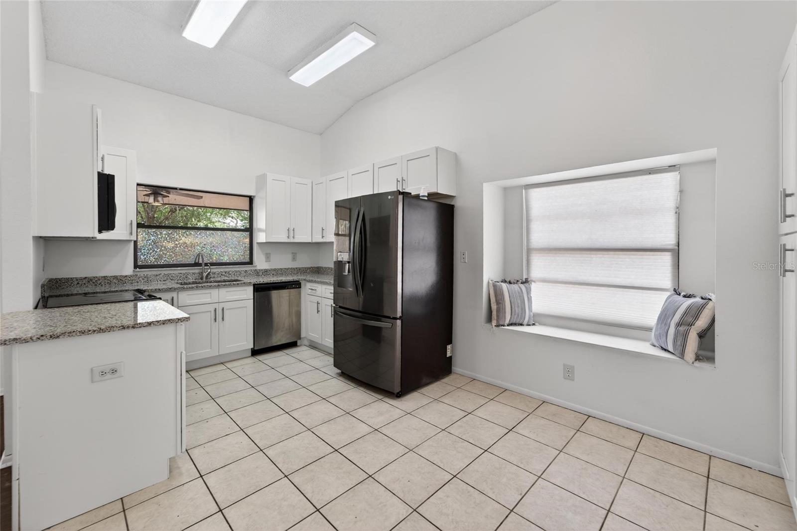 Image 15 of 35 For 12014 Vermillion Way