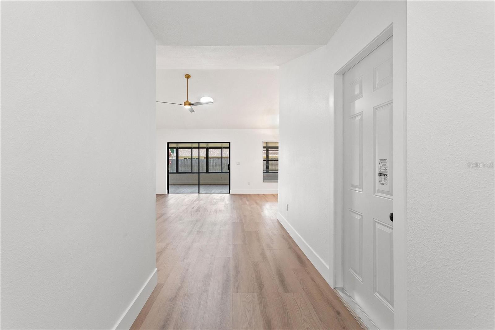Image 4 of 46 For 5104 Garden Vale Avenue